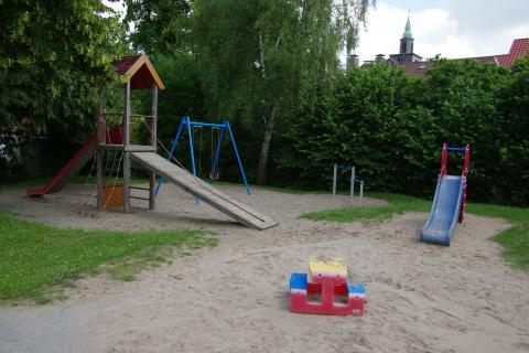 Spielgeräte auf dem Spielplatz