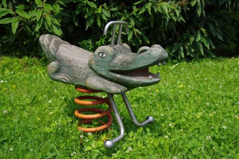 Wipptier auf dem Spielplatz