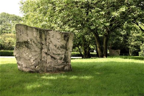 Brands, Will: Elemente im Revier, Detail: Element 2; Foto: Kunstmuseum Mülheim an der Ruhr 2008.