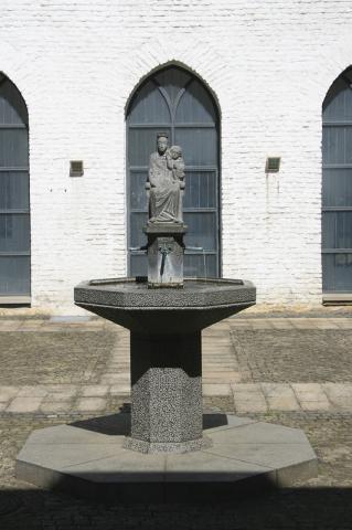 Rasche, Ernst: Marienbrunnen; Foto: Kunstmuseum Mülheim an der Ruhr 2009.