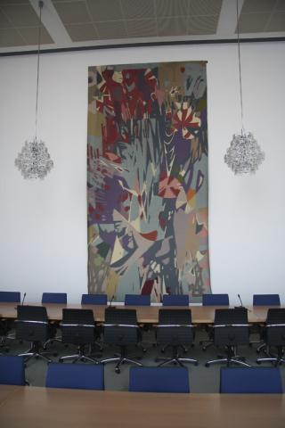 Dahler, Gustav: Wandteppich, Ansicht in situ am ehemaligen Standort im Sitzungssaal des Rathauses; Foto: Kunstmuseum Mülheim an der Ruhr 2009.