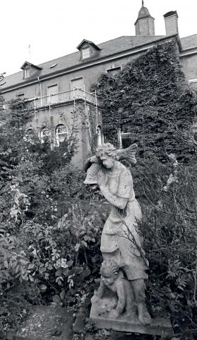 Deus, Willy: Fischer-Brunnen, 1981; Foto: 1981, Stadt Mülheim an der Ruhr/ Walter Schernstein.