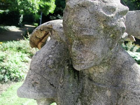 Deus, Willy: Fischer-Brunnen, Detail des Kopfes; Foto: Kunstmuseum Mülheim an der Ruhr 1999.