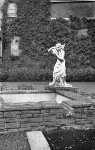 Deus, Willy: Fischer-Brunnen, Zustand 1960; Foto: Mülheimer Jahrbuch 1960.