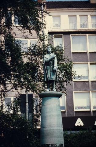 Ehlers, Karl: Jobs (Brunnen), Gesamtansicht Standort 1960-2006, Foto: Kunstmuseum Mülheim an der Ruhr, vor 2001.