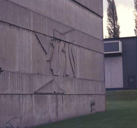 unbekannt: Betonrelief; Foto: Kunstmuseum Mülheim an der Ruhr o.J. (1980er?).