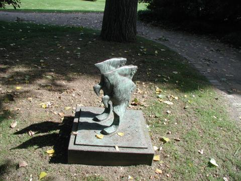 Kühn, Herbert: Skalare-Brunnen, Foto: Kunstmuseum Mülheim an der Ruhr/ Ralf Raßloff 2008.