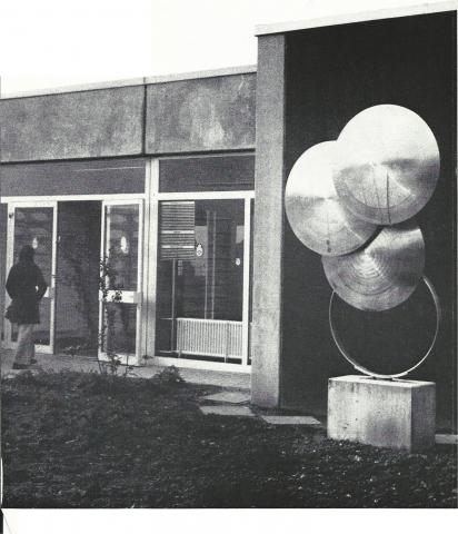 Kühn, Herbert: Metallplastik, Foto aus: Mülheimer Jahrbuch 1976.