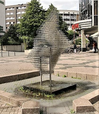 Liebsch, Otto Georg: Regenbaum, Ansicht von Dickswall Richtung Eppinghofer Straße, Foto: Kunstmuseum Mülheim an der Ruhr 2016.