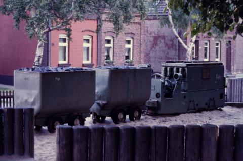 Kohlenzug; Foto: Kunstmuseum Mülheim an der Ruhr, vor 2001 (digitalisiertes Foto).