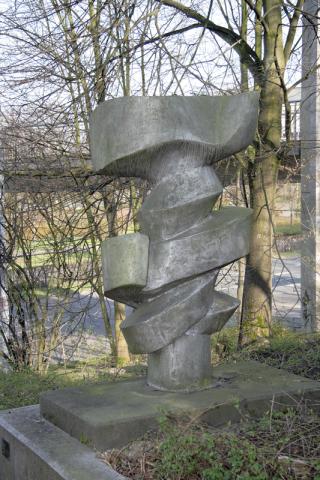 Prasse, Karl: Bewegung und Gegenbewegung, Zustand 2008; Foto: Kunstmuseum Mülheim an der Ruhr/ Ralf Raßloff 2008. 