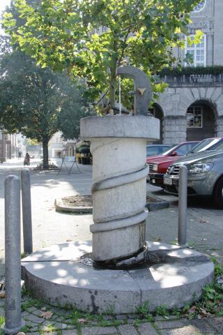 Rasche, Ernst: Trinkwasserbrunnen; Foto: Kunstmuseum Mülhein an der Ruhr 2008.