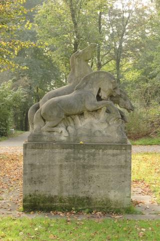 Künne, Arnold: Bergische Wildpferde, Gesamtansicht, Foto: Kunstmuseum Mülheim an der Ruhr/ Ralf Raßloff 2008.