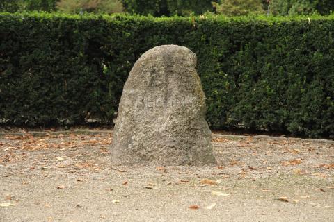 Berliner Stein (Gedenkstein auf dem MüGa-Gelände); Foto: Kunstmuseum Mülheim an der Ruhr 2007.