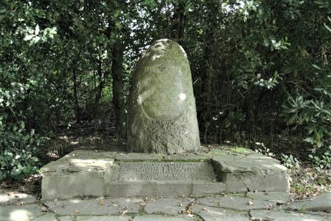 Kriegerdenkmal 1914-1918 / 1939-1945; Foto: Kunstmuseum Mülheim an der Ruhr 2007.