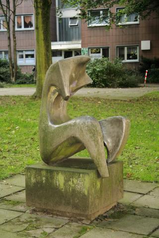 Prasse, Karl: Sitzender Torso, Seitenansicht; Foto: Kunstmuseum Mülheim an der Ruhr/ Ralf Raßloff 2008.