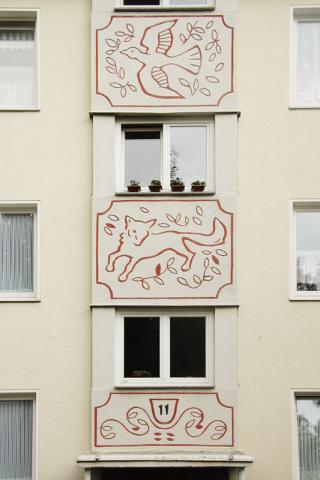 Altena, Karl: Dreiteiliges Wandbild mit Taube, Fuchs und Ornament, Foto: Kunstmuseum Mülheim an der Ruhr/ Ralf Raßloff 2008.