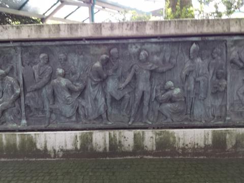 Calandrelli, Alexander: Rheinland-Relief, Standort Stinnes-Platz; Foto: Kunstmuseum Mülheim an der Ruhr 2016.