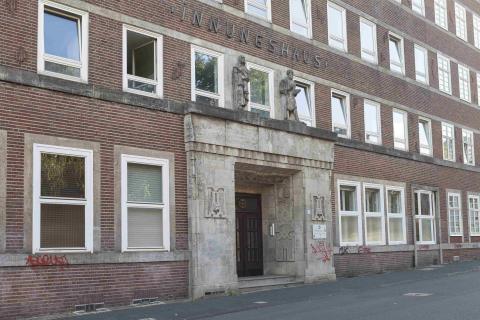 Deus, Willi: Darstellung der Zünfte, 1926, Foto: Kunstmuseum Mülheim an der Ruhr/ Rolf Raßloff 2020.