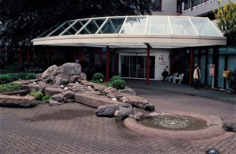 Magnus, Dieter: Brunnen, Foto: Kunstmuseum Mülheim an der Ruhr o.J. (vor 2001).