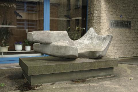 Prasse, Karl: Liegender Torso, 1976; Foto: Kunstmuseum Mülheim an der Ruhr/ Ralf Raßloff 2008.