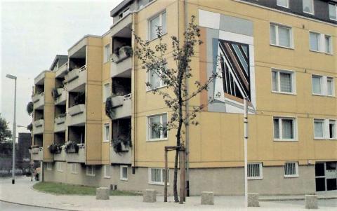 Siepmann, Heinrich: Abstrakte Fassadengestaltung (Heissener Str./ Ecke Rückertstr.); Foto: Mülheimer Jahrbuch 1982, o.S.