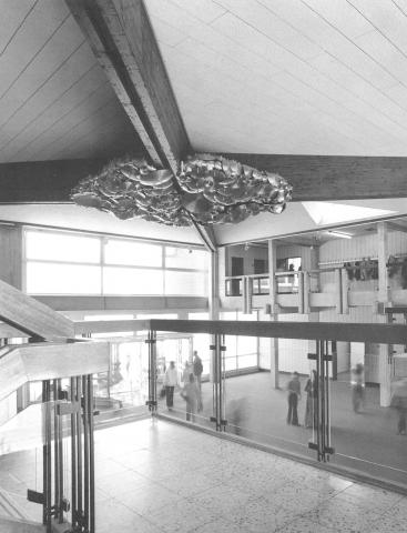 Rasche, Ernst: Lichtwolke; Foto aus: Ernst Rasche Bildhauer 1926-1986, 1987, S.73 (Foto: Serwotke/Vogler/Fraenzen).