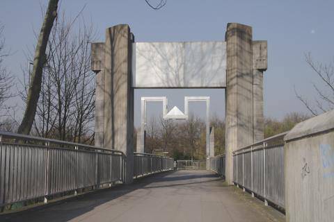 Rasche, Ernst: Kfar-Saba-Brücke, Foto: Kunstmuseum Mülheim an der Ruhr/ Ralf Raßloff 2008.