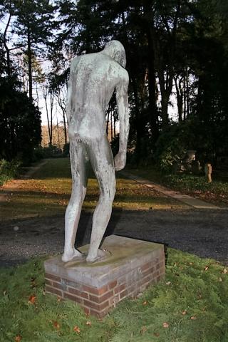 Lickfeld, Hermann: Zusammenbrechender, Rückansicht; Foto: Kunstmuseum Mülheim an der Ruhr 2006.