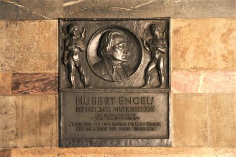 Hoselmann, Willy: Gedenktafel Hubert Engels, 1926 (?), Foto: Kunstmuseum Mülheim an der Ruhr 2016.