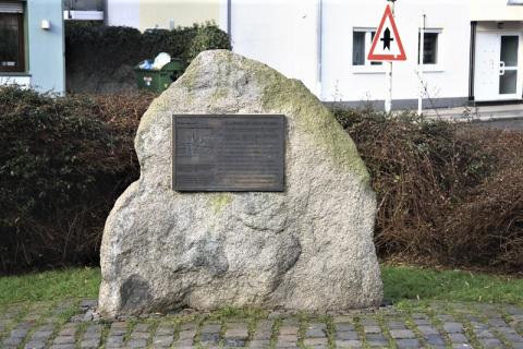 Gedenkstein für die Zeche Wiesche; Foto: Kunstmuseum Mülheim an der Ruhr 2017.