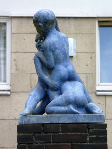 Lickfeld, Hermann: Balgende Knaben (Brunnenfiguren; Klönnestift); Foto: Kunstmuseum Mülheim an der Ruhr 2011.