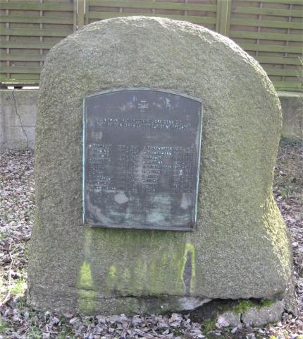 Gedenkstein für Gefallene im Zweiten Weltkrieg (Mitarbeiter der Firma Gothe &amp; Co. GmbH); Foto: Kunstmuseum Mülheim an der Ruhr 2017.