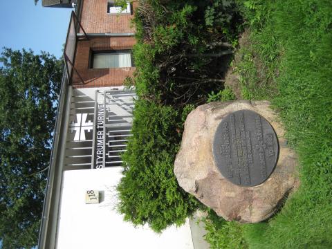 Gedenkstein für die gefallenen Mitglieder des Styrumer Turnvereins; Foto: Kunstmuseum Mülheim an der Ruhr 2017.