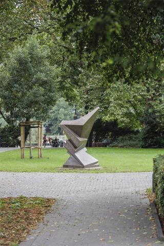 Rasche, Ernst: Skulptur, 1986; Foto: Walter Schernstein 2021.