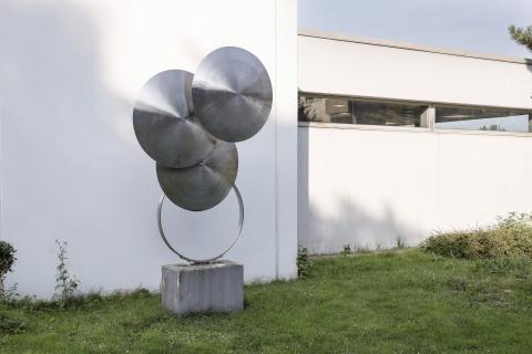 Kühn, Herbert: o.T. (Metallplastik), 1975; Foto: Ralf Raßloff 2021.