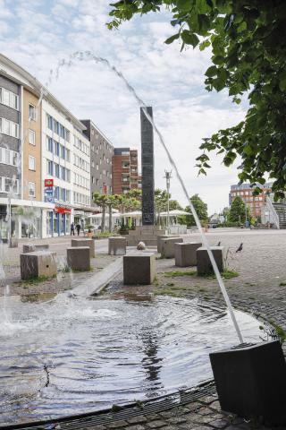 Liesen, Wolfgang: Stadtsäule, 1986, Foto: Ralf Raßloff 2020.